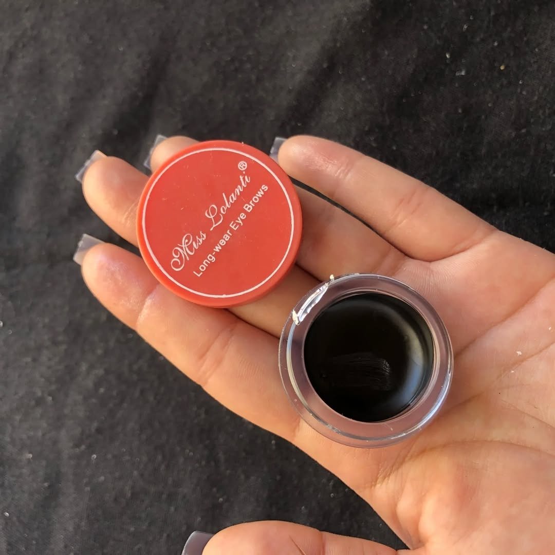 Gel eyeliner and pomade