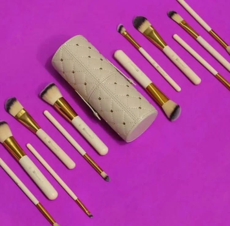 Bh studded couture brush set