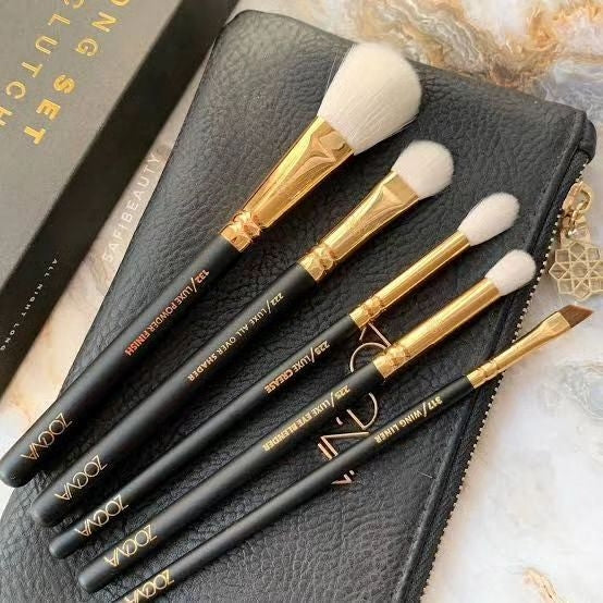 zoeva brushes with pouch
