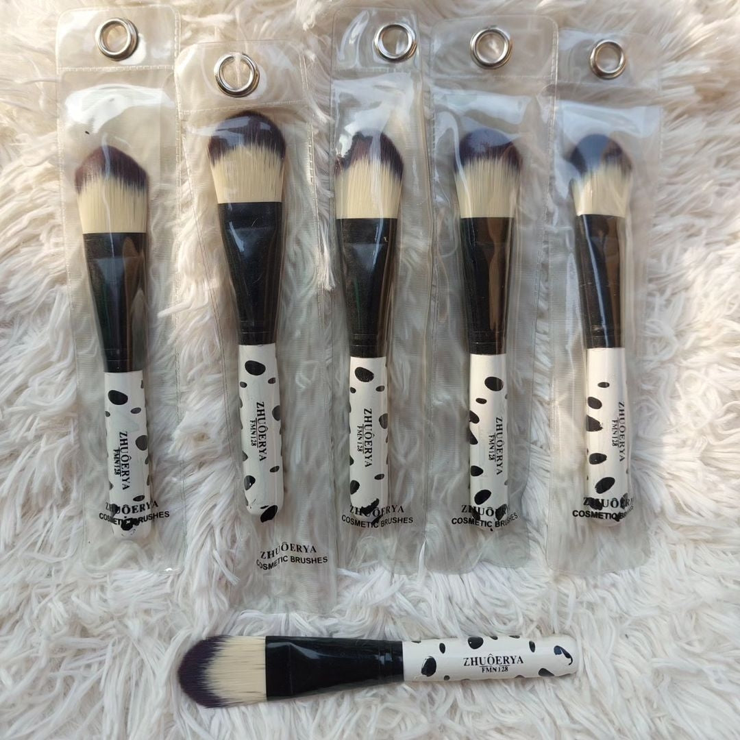 ZHUOERYA  mask and foundation brush