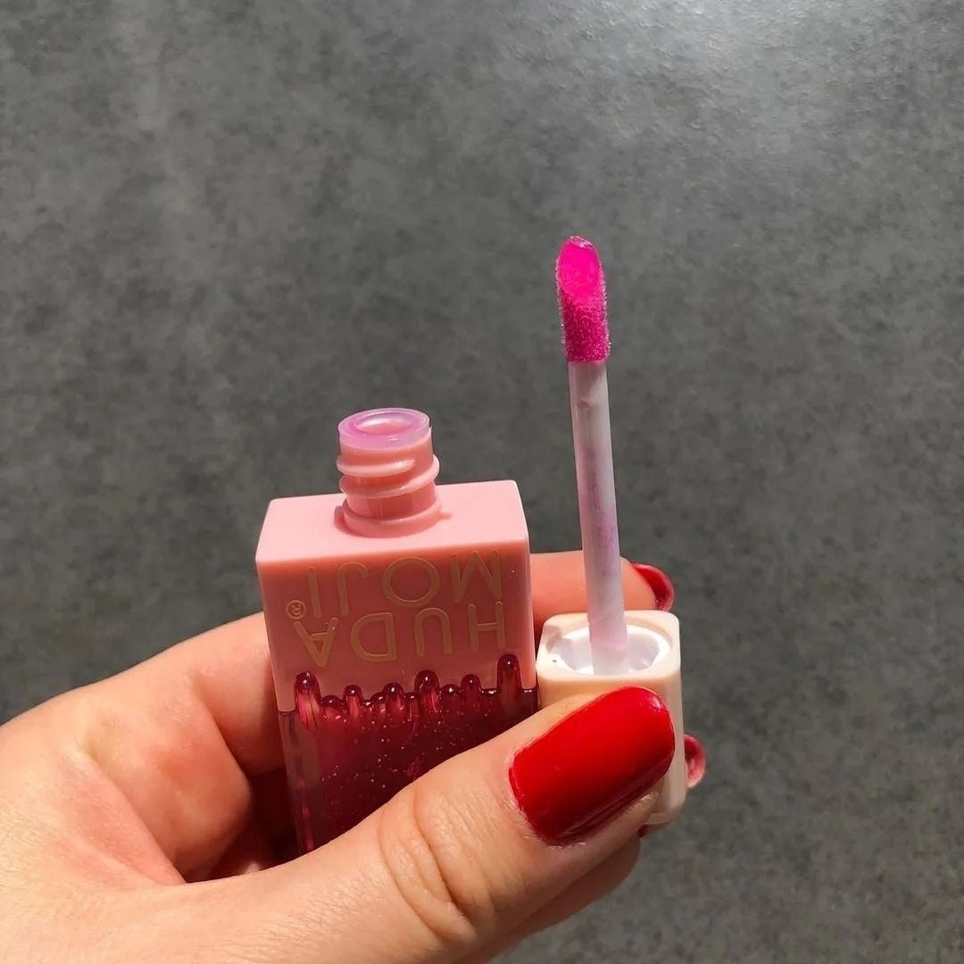 huda moji tinted lipgloss