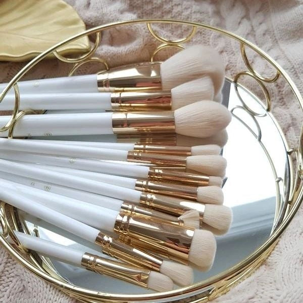 there's snow body like you bh brush set
