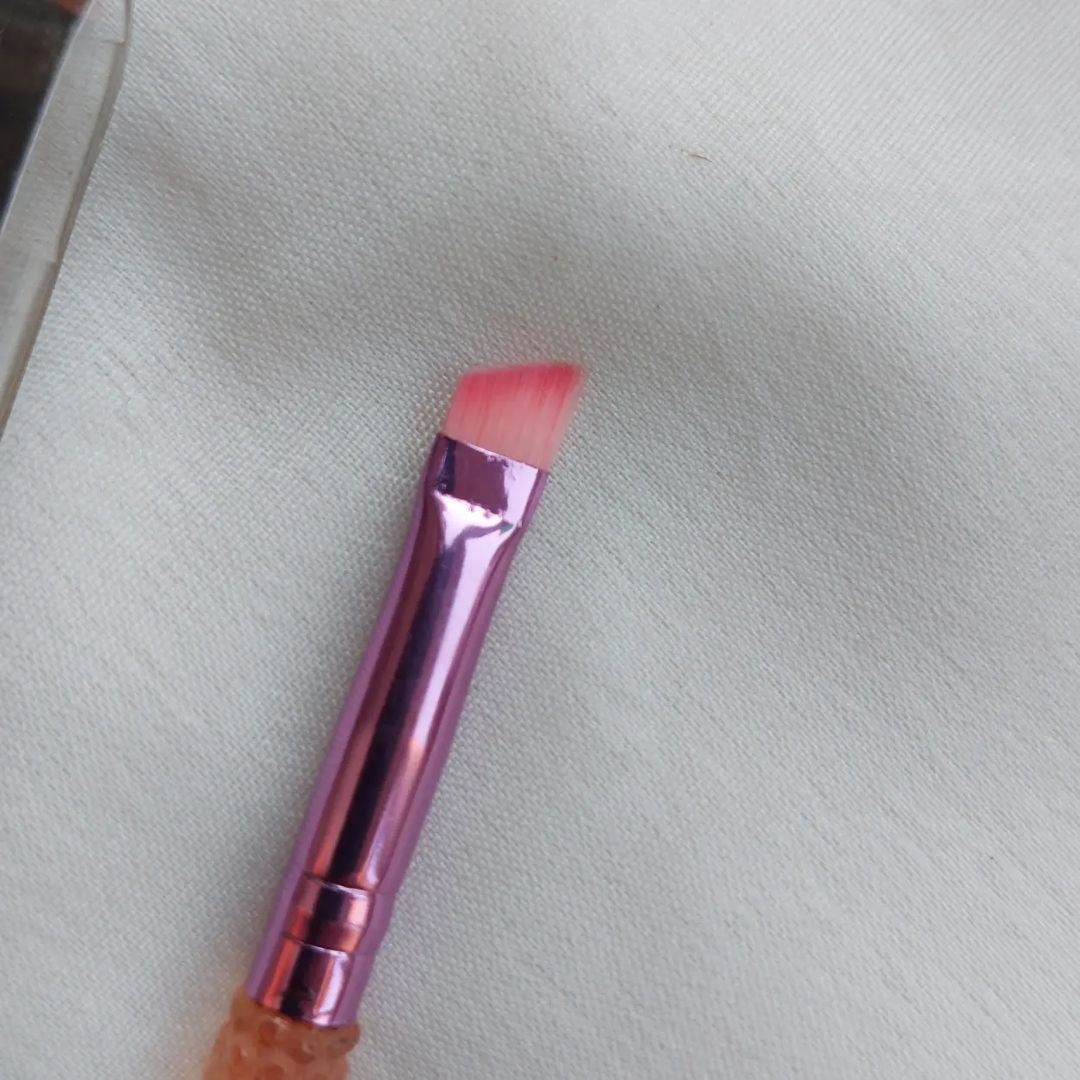 eyebrow and wing liner brush