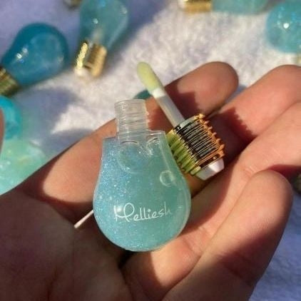 melliesh lip oil and strobe