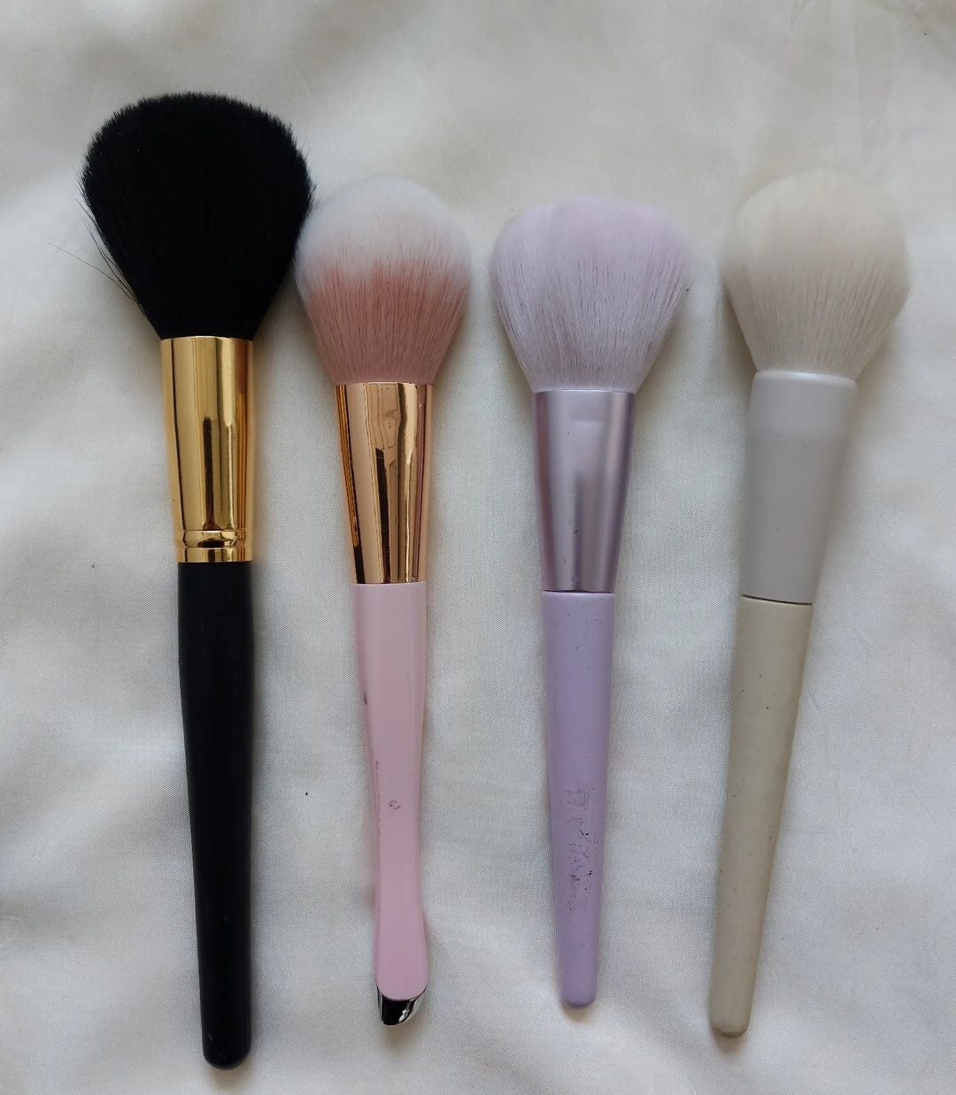 fluffy powder brush