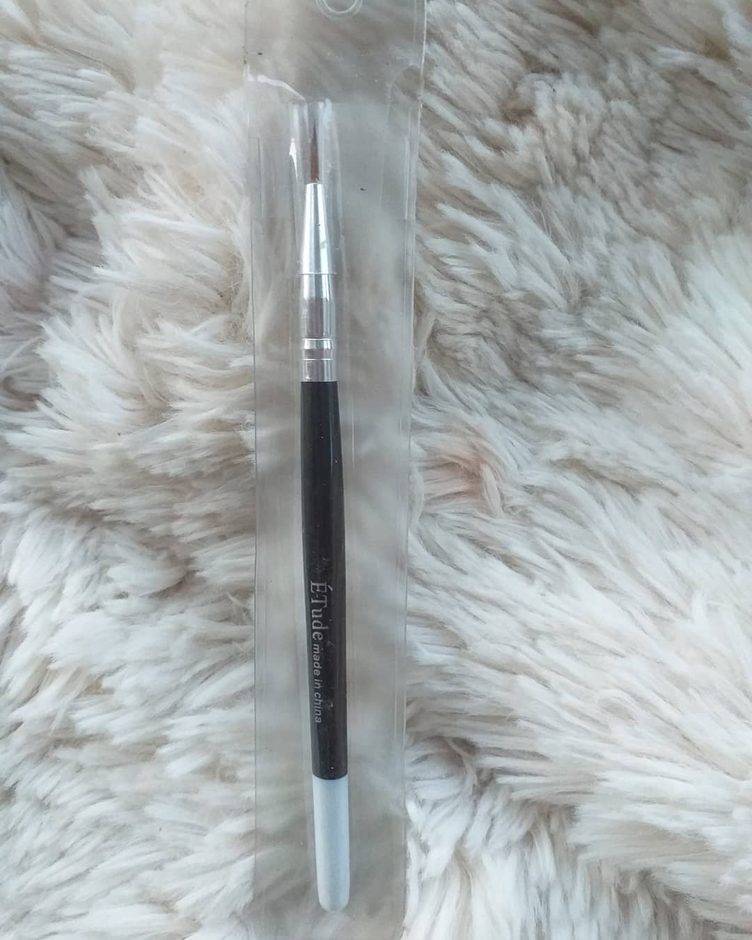 eyeliner  brush