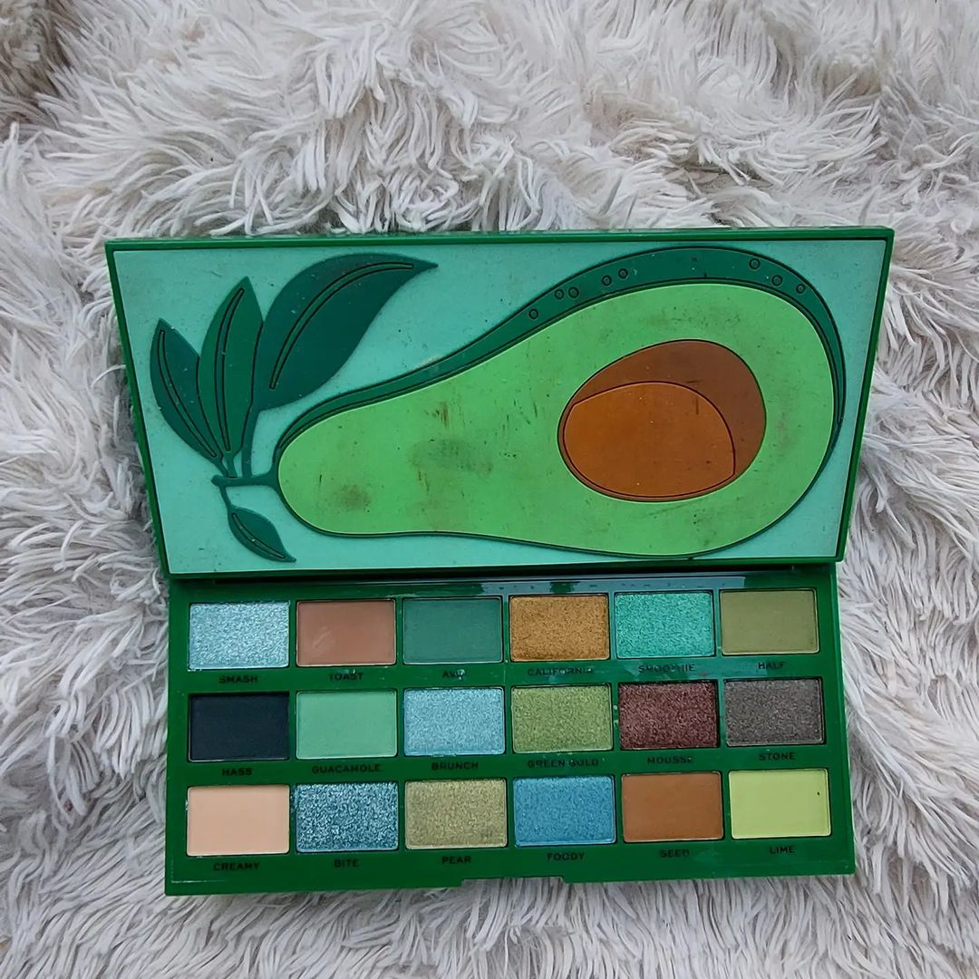 Revolution  avacado  pallete