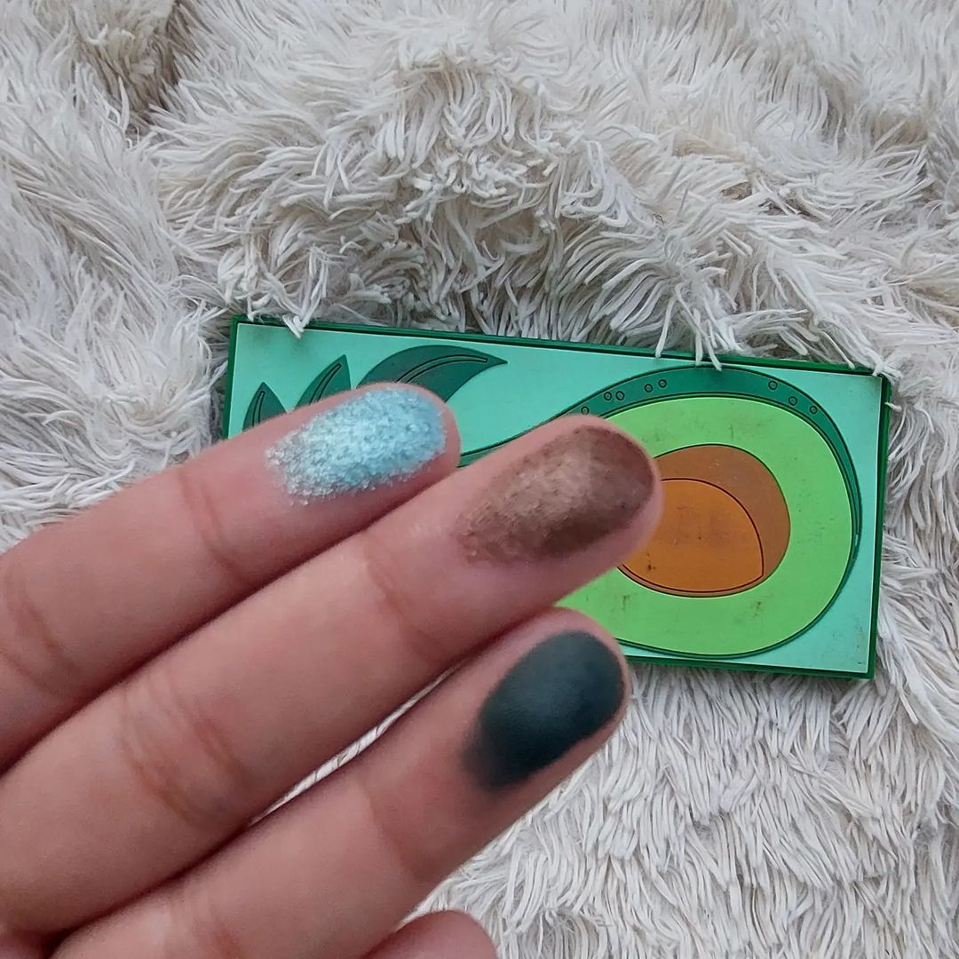 Revolution  avacado  pallete