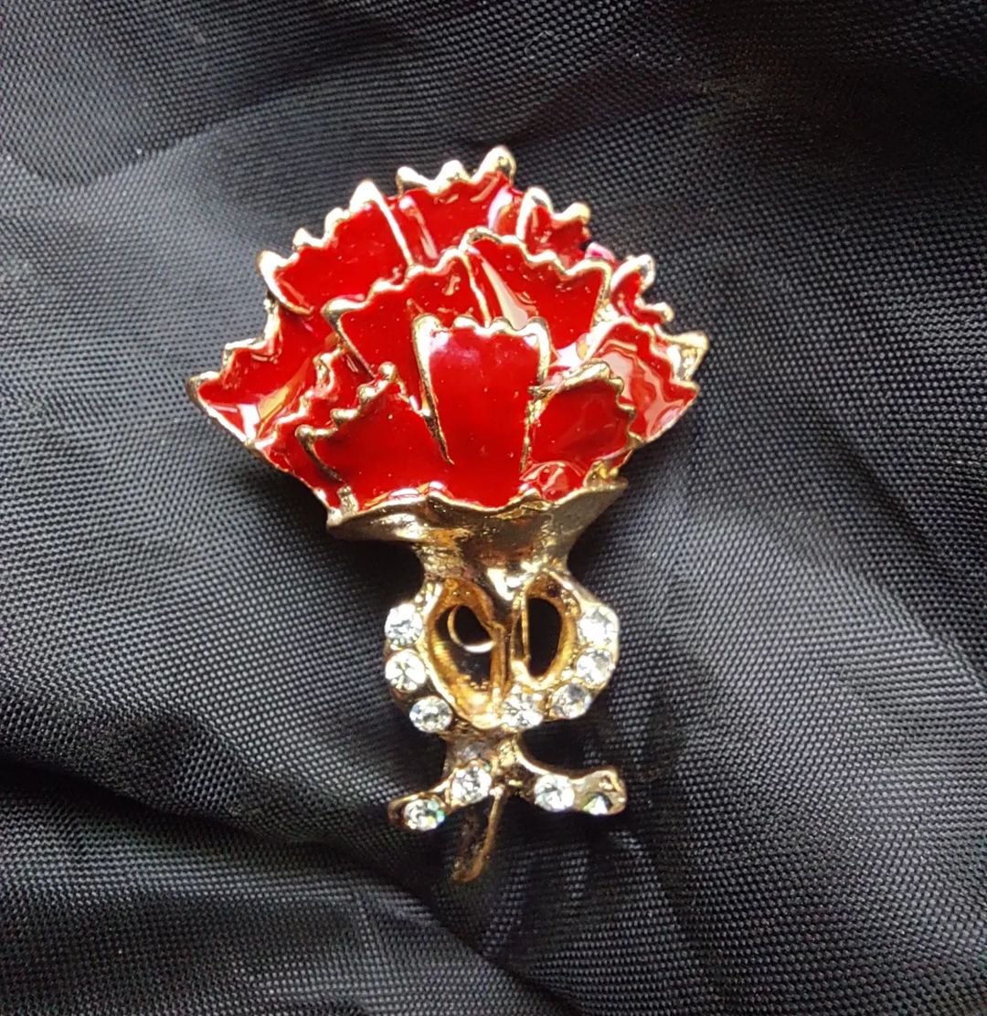 Flower brooch