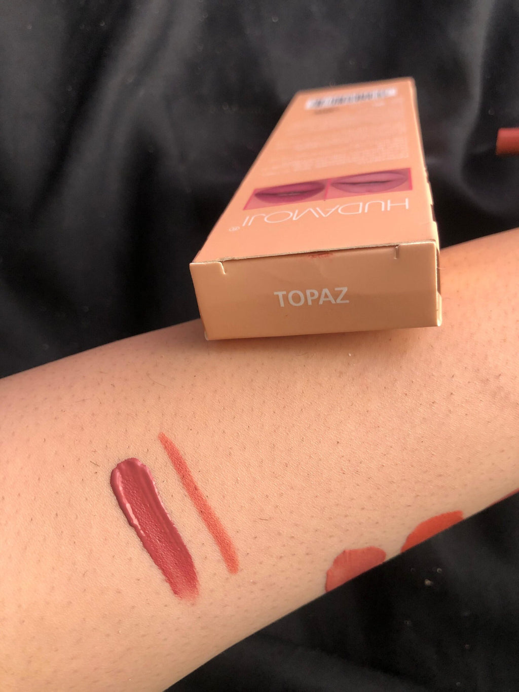 Hudamoji 2in1 lipstick and lip liner