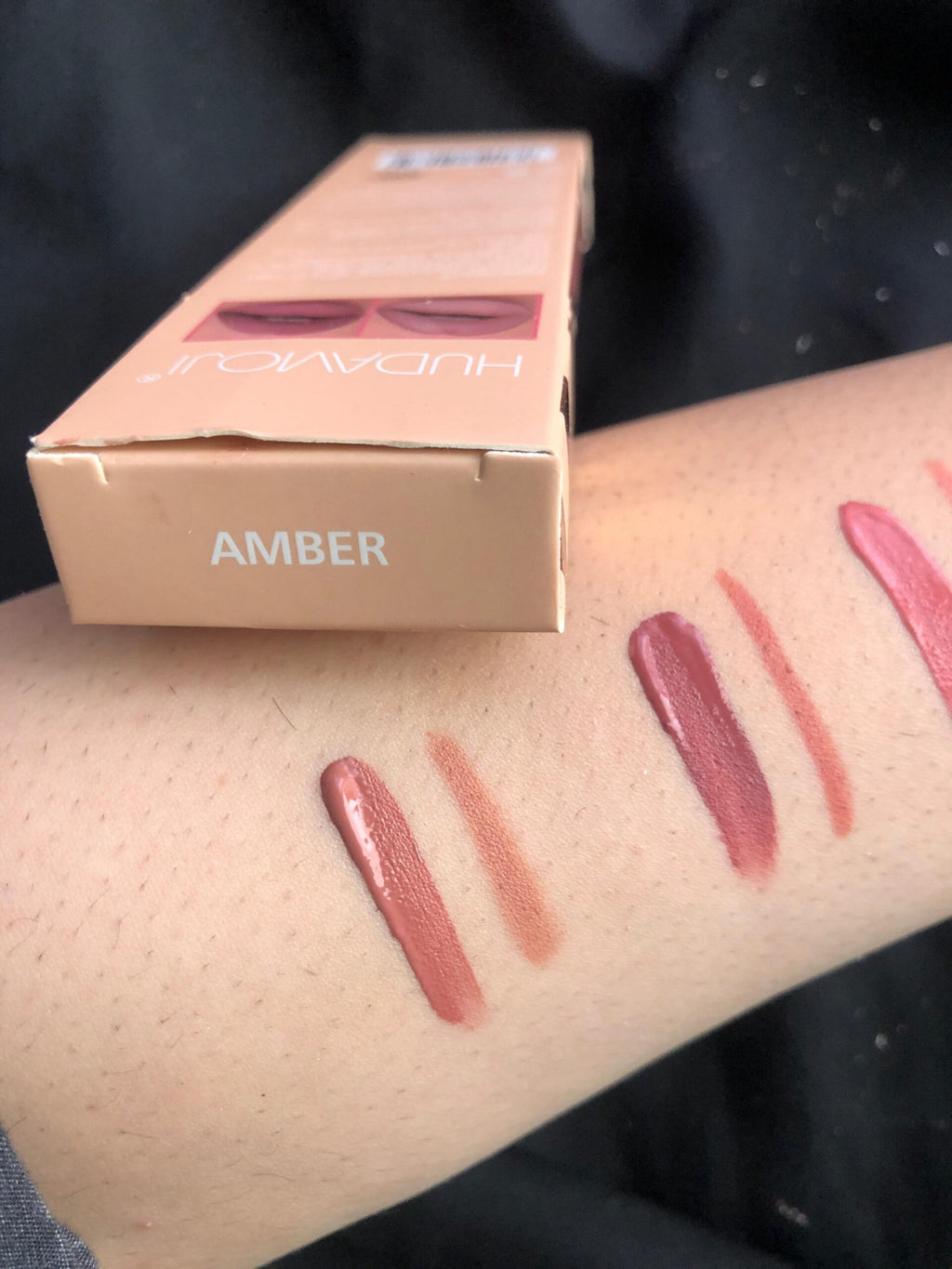 Hudamoji 2in1 lipstick and lip liner