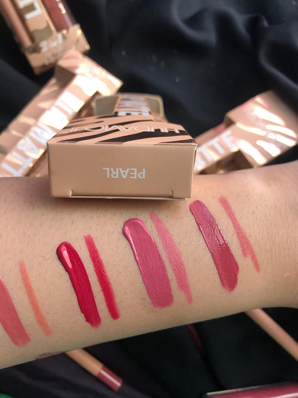 Hudamoji 2in1 lipstick and lip liner