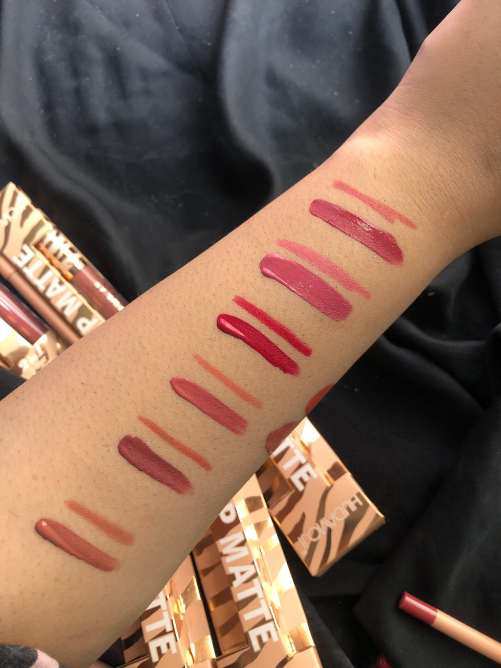 Hudamoji 2in1 lipstick and lip liner