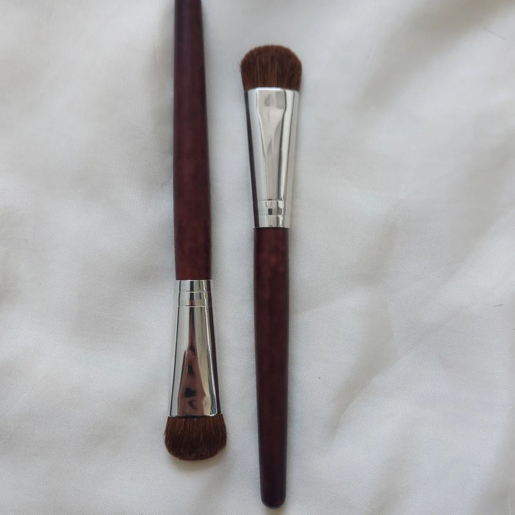 concealer and foundation brush
