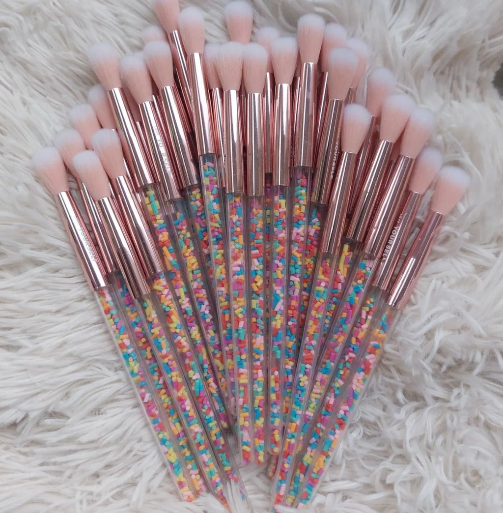 eyeshadow blending brush