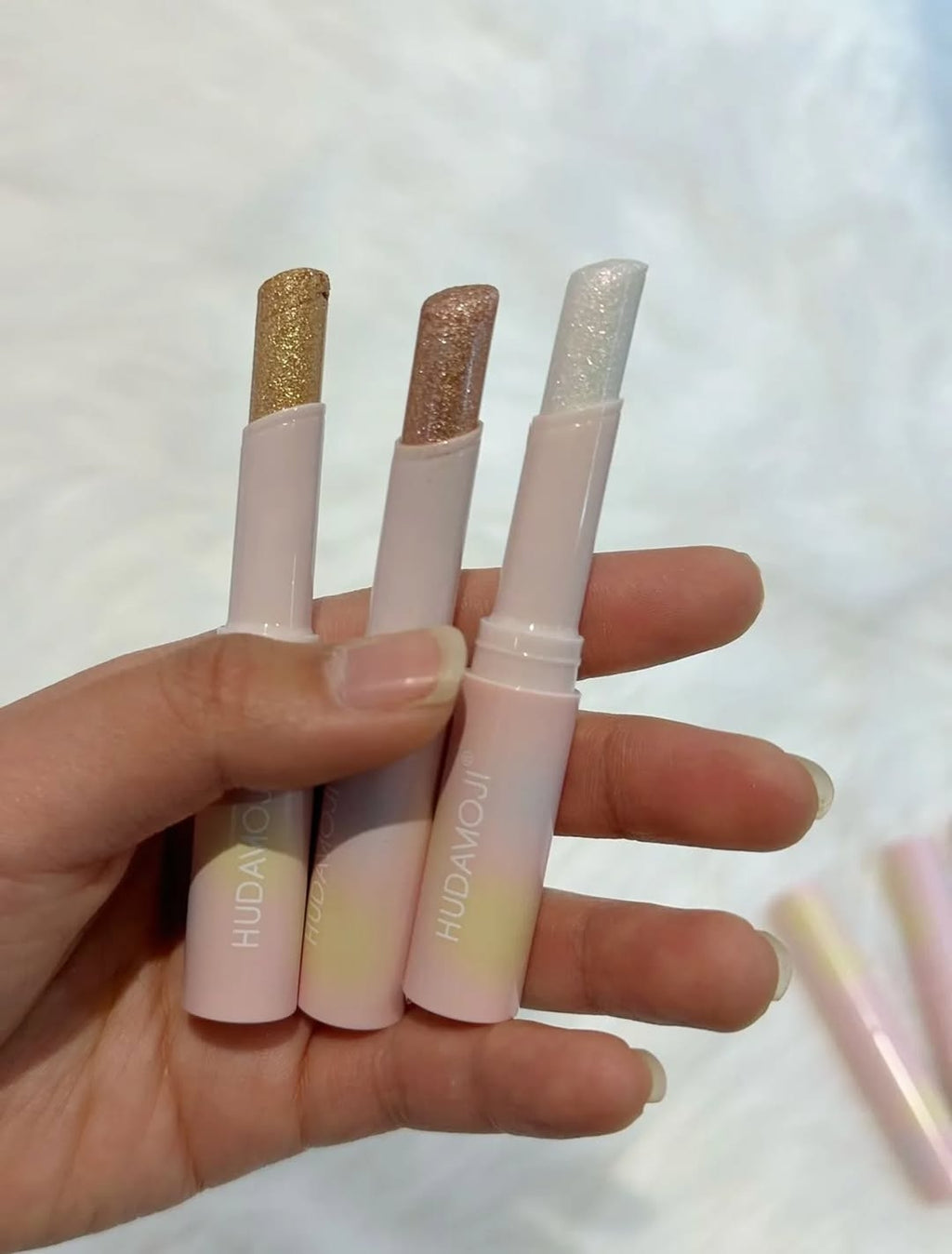hudamoji 2in 1 eyeshadow and highlighters
