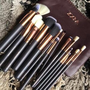 Full face and eyes makeup brush set with pouch