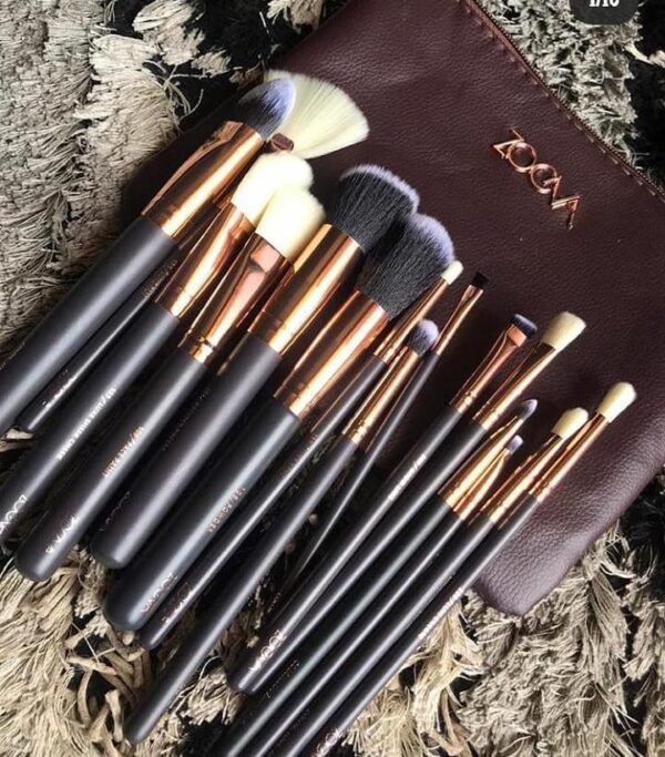 Full face and eyes makeup brush set with pouch